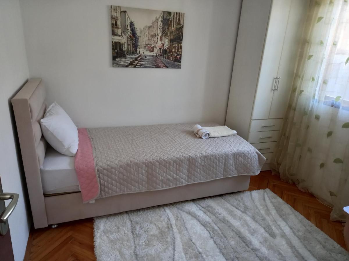 Stan U Maslinama Apartment Podgoriţa Exterior foto